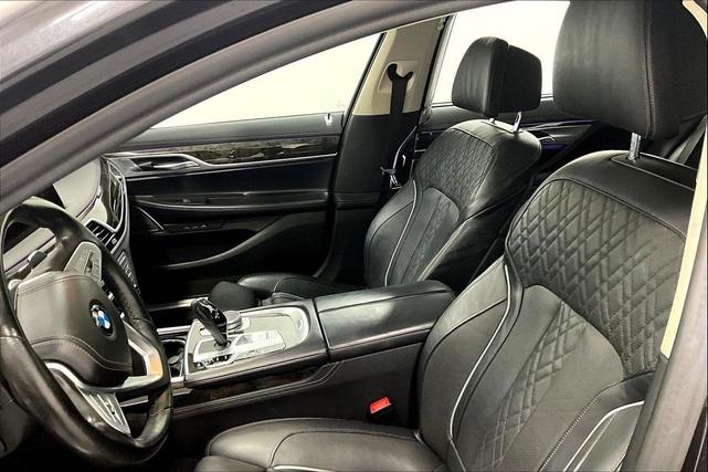 Photo of 2022 BMW 740