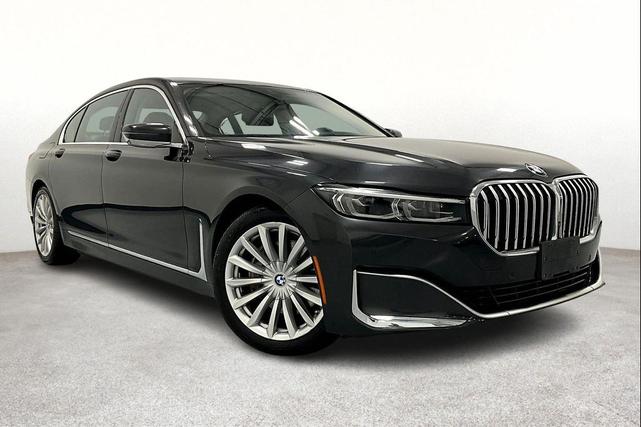 Photo of 2022 BMW 740