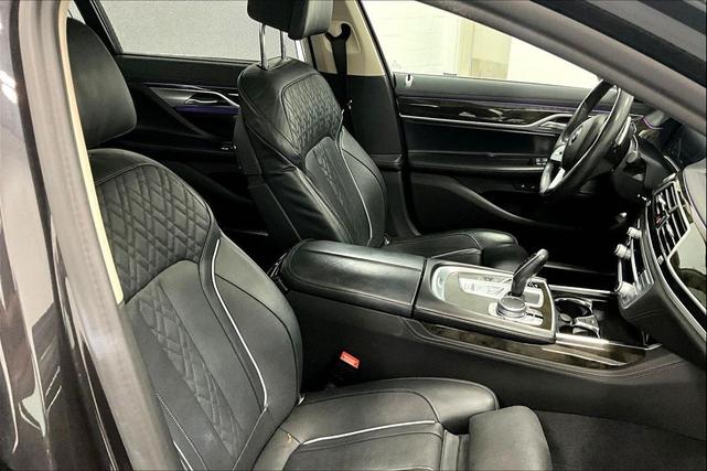 Photo of 2022 BMW 740