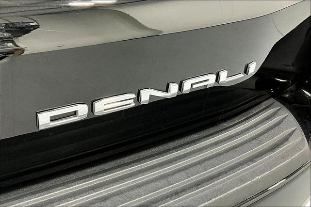 Photo of 2022 Onyx Black GMC Yukon XL