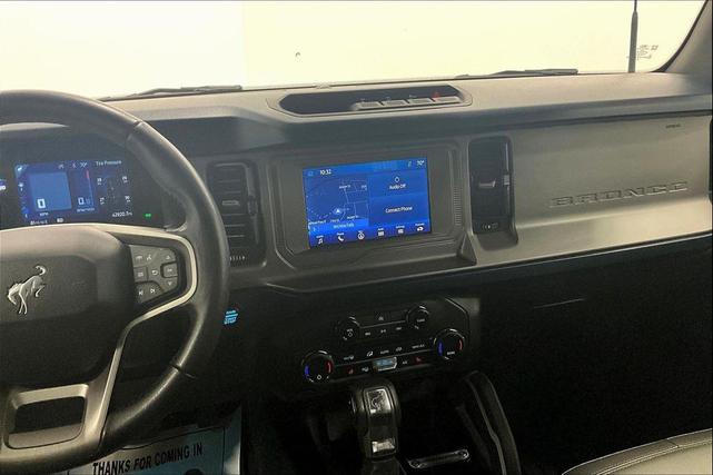 Photo of 2023 Velocity Blue Metallic Ford Bronco