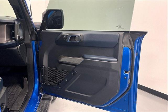 Photo of 2023 Velocity Blue Metallic Ford Bronco