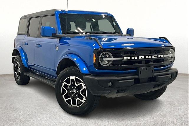 Photo of 2023 Velocity Blue Metallic Ford Bronco