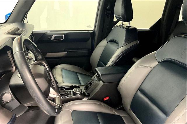 Photo of 2023 Velocity Blue Metallic Ford Bronco