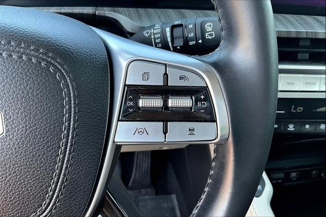 Photo of 2023 Glacial White Pearl Kia Telluride