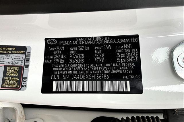 Photo of 2025 Atlas White Hyundai SANTA CRUZ