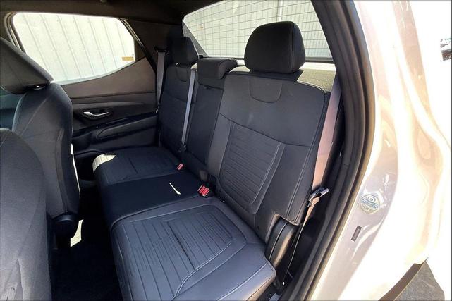 Photo of 2025 Atlas White Hyundai SANTA CRUZ
