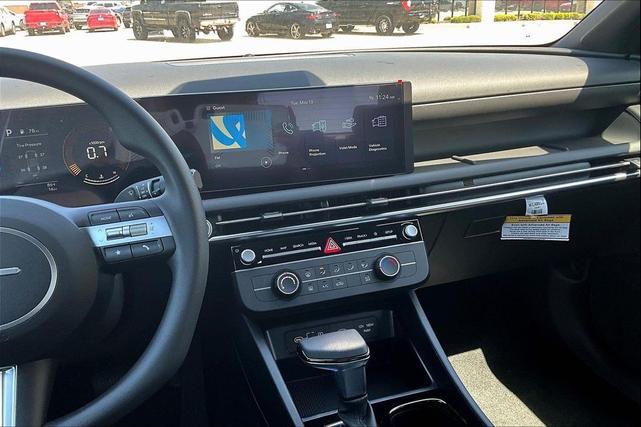 Photo of 2025 Atlas White Hyundai SANTA CRUZ