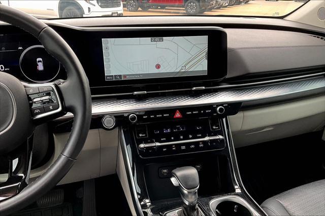 Photo of 2024 Snow White Pearl Kia Carnival