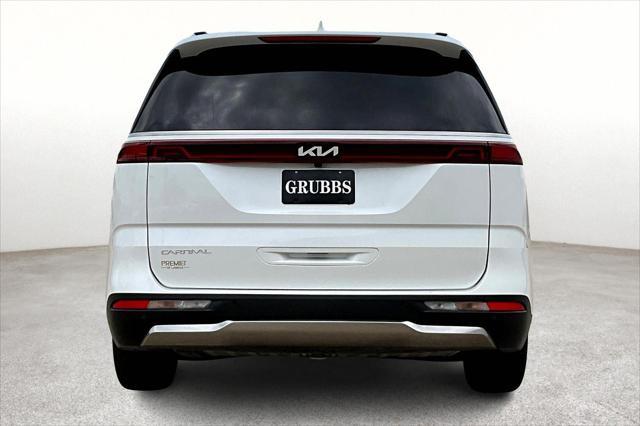 Photo of 2024 Snow White Pearl Kia Carnival