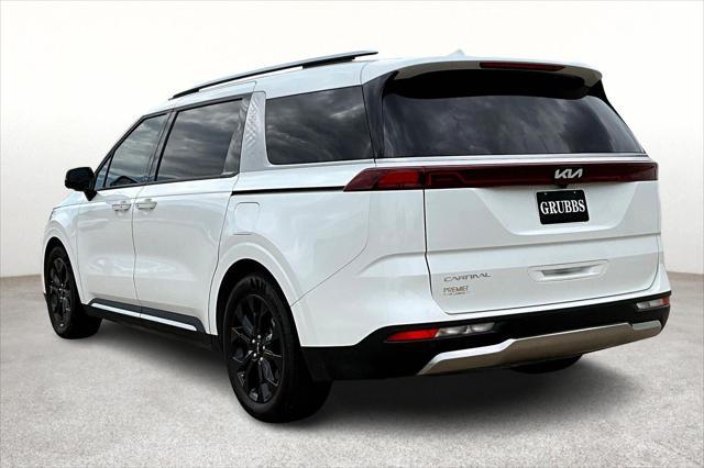 Photo of 2024 Snow White Pearl Kia Carnival
