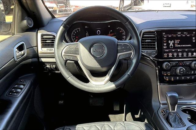 Photo of 2020 Granite Crystal Metallic Clearcoat Jeep Grand Cherokee