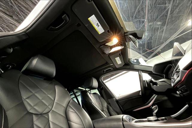 Photo of 2023 Mineral White Metallic BMW X5