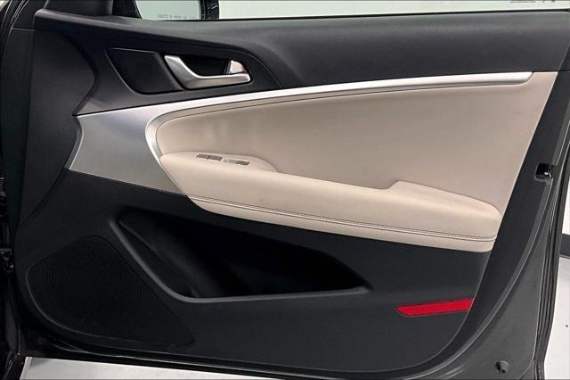Photo of 2024 Makalu Gray Genesis G70