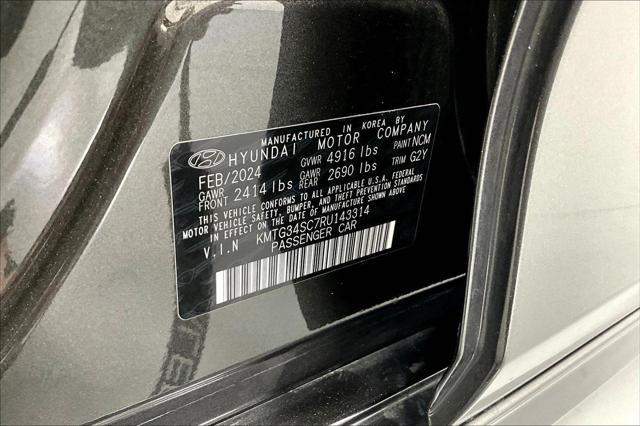 Photo of 2024 Makalu Gray Genesis G70