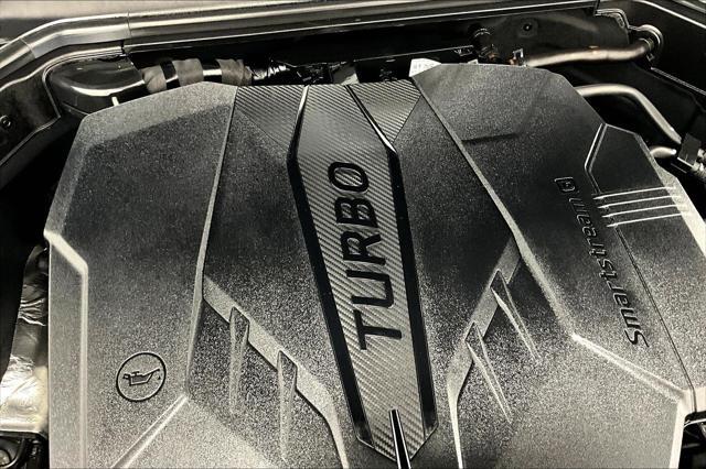 Photo of 2024 Makalu Gray Genesis G70