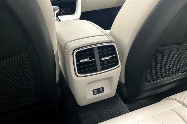 Photo of 2024 Makalu Gray Genesis G70