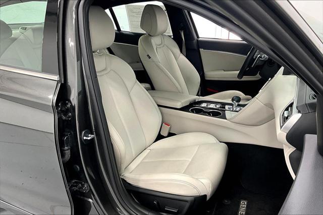 Photo of 2024 Makalu Gray Genesis G70