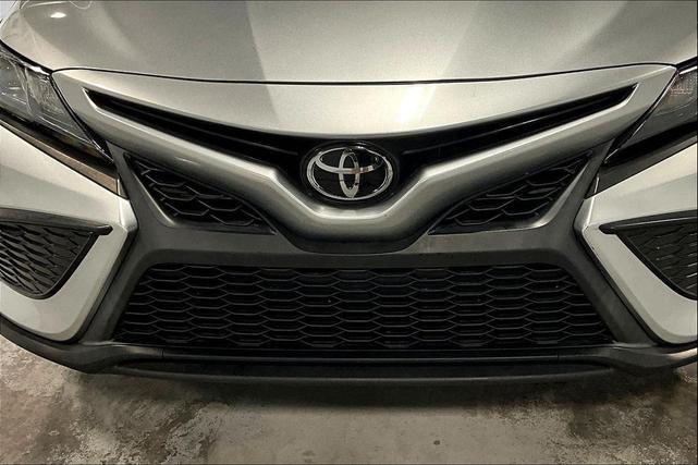 Photo of 2022 Celestial Silver Metallic Toyota Camry