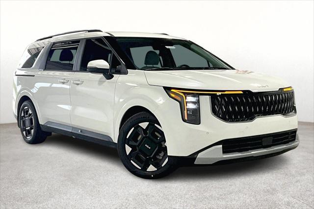 Photo of 2025 Snow White Pearl Kia Carnival