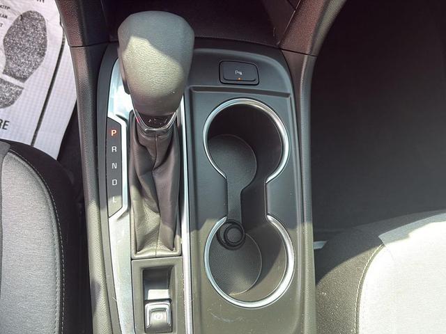Photo of 2022 Silver Ice Metallic Chevrolet Equinox