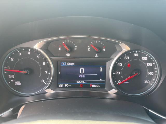 Photo of 2022 Silver Ice Metallic Chevrolet Equinox