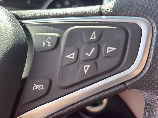 Photo of 2022 Silver Ice Metallic Chevrolet Equinox