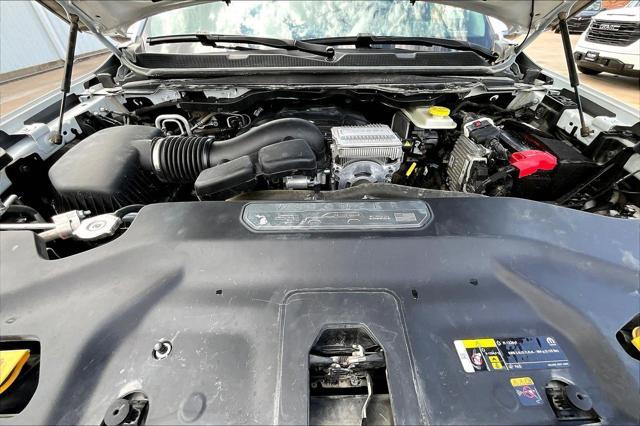 Photo of 2022 Bright White Clearcoat Jeep Wagoneer