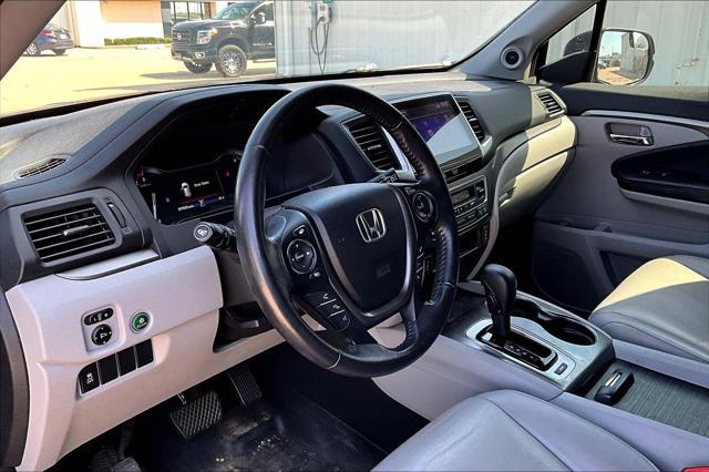 Photo of 2017 Modern Steel Metallic Honda Pilot