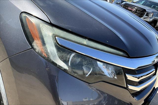 Photo of 2017 Modern Steel Metallic Honda Pilot