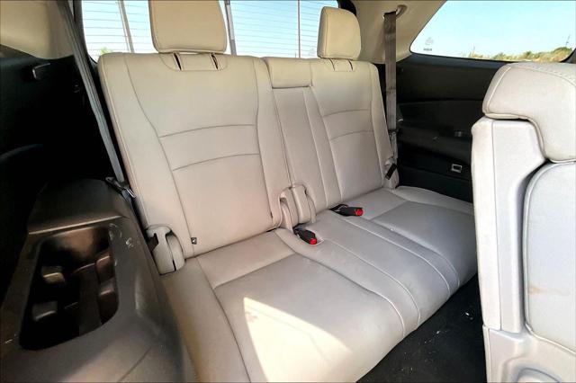 Photo of 2017 Modern Steel Metallic Honda Pilot