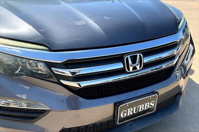 Photo of 2017 Modern Steel Metallic Honda Pilot