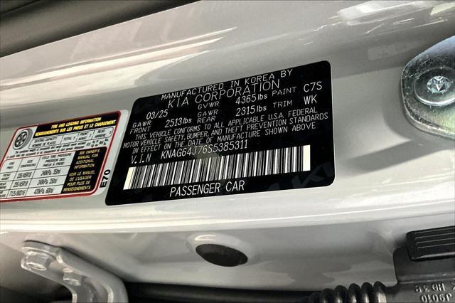Photo of 2025 GRAY Kia K5