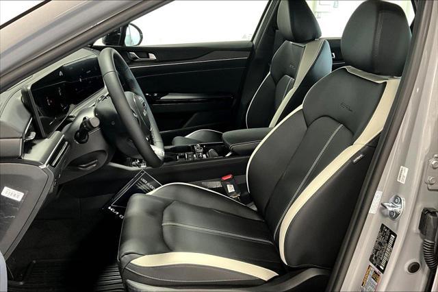 Photo of 2025 GRAY Kia K5