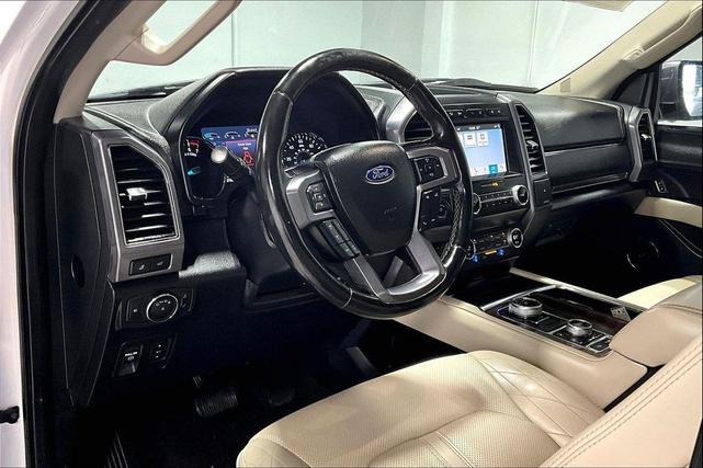 Photo of 2019 White Platinum Metallic Tri-Coat Ford Expedition