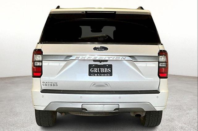 Photo of 2019 White Platinum Metallic Tri-Coat Ford Expedition