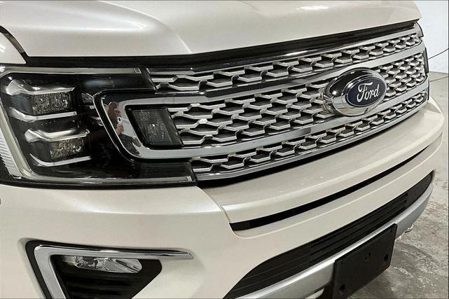 Photo of 2019 White Platinum Metallic Tri-Coat Ford Expedition