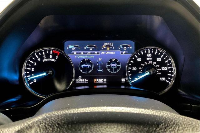 Photo of 2019 White Platinum Metallic Tri-Coat Ford Expedition