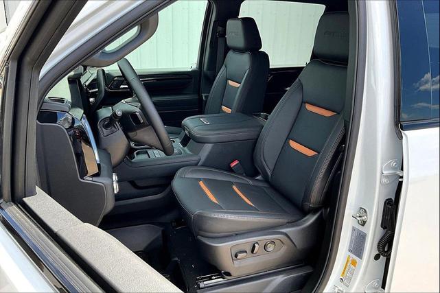 Photo of 2025 Summit White GMC Sierra 2500
