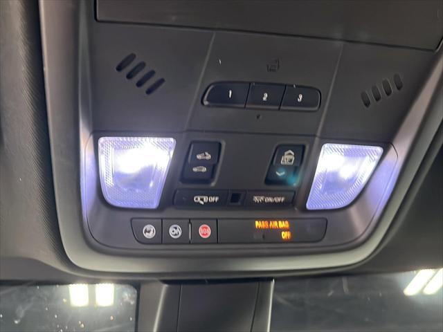 Photo of 2019 Stellar Black Metallic Cadillac XT5