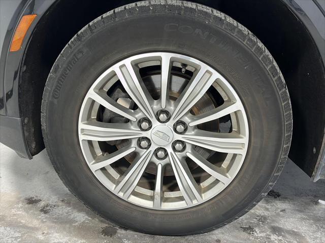 Photo of 2019 Stellar Black Metallic Cadillac XT5