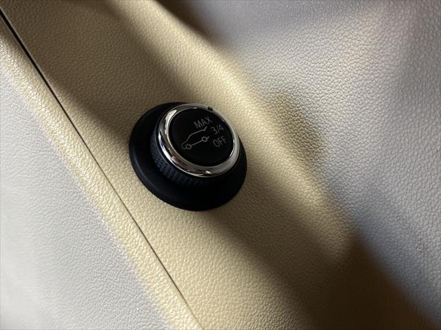 Photo of 2019 Stellar Black Metallic Cadillac XT5