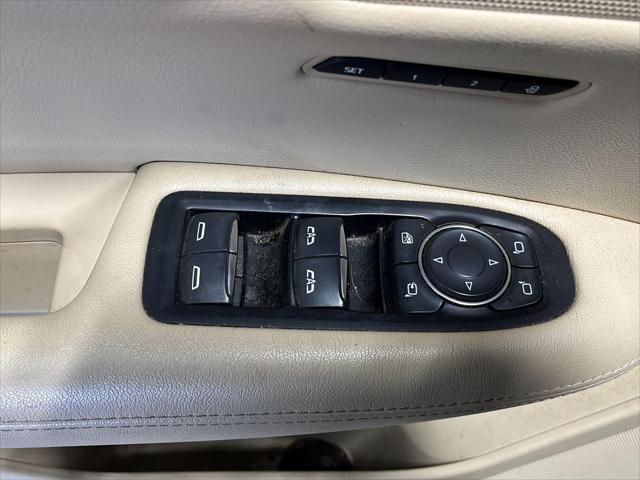 Photo of 2019 Stellar Black Metallic Cadillac XT5