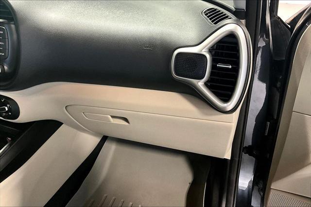Photo of 2022 Gravity Gray Kia Soul