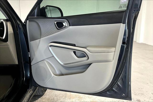 Photo of 2022 Gravity Gray Kia Soul