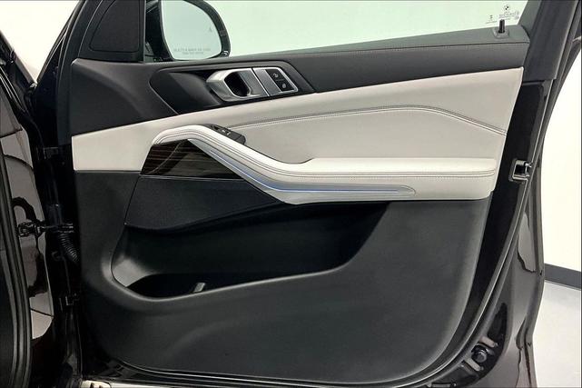 Photo of 2023 Jet Black BMW X5 PHEV
