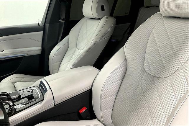 Photo of 2023 Jet Black BMW X5 PHEV