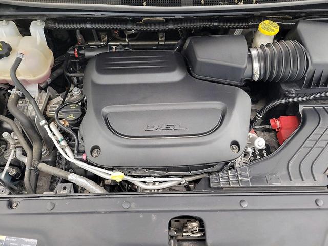 Photo of 2021 Gray Chrysler Pacifica