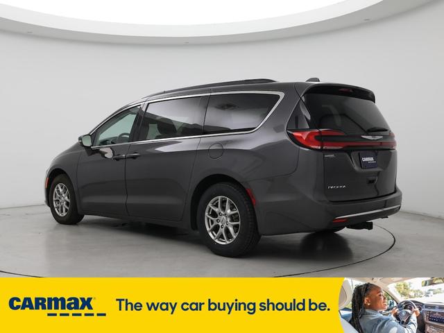 Photo of 2021 Gray Chrysler Pacifica
