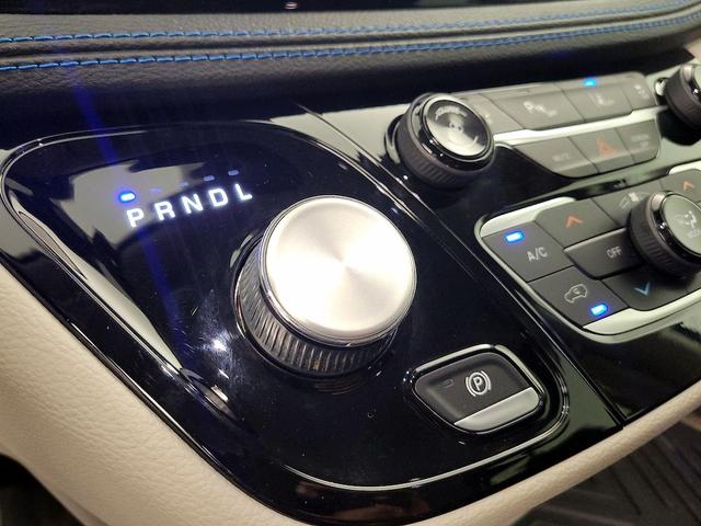 Photo of 2021 Gray Chrysler Pacifica